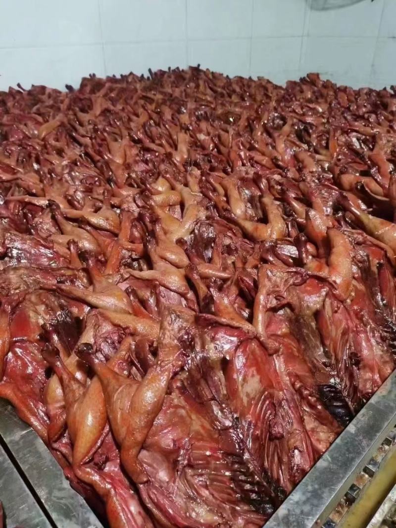 酱板鸭厂家:传统味道与现代工艺的完美碰撞