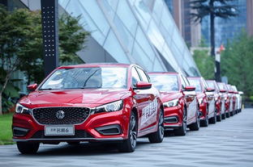 小姐姐名爵6改低趴,低趴风潮下的时尚演绎